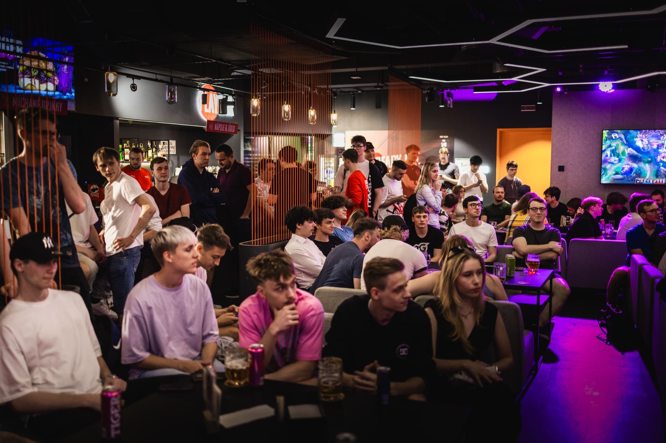 Streamers Clash, sezóna 1, Kde to začalo